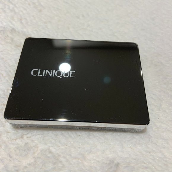 Clinique Colour Surge Eye Shadow in 364 BLACK SMOKE Limited Edition Shimmer - Picture 6 of 8
